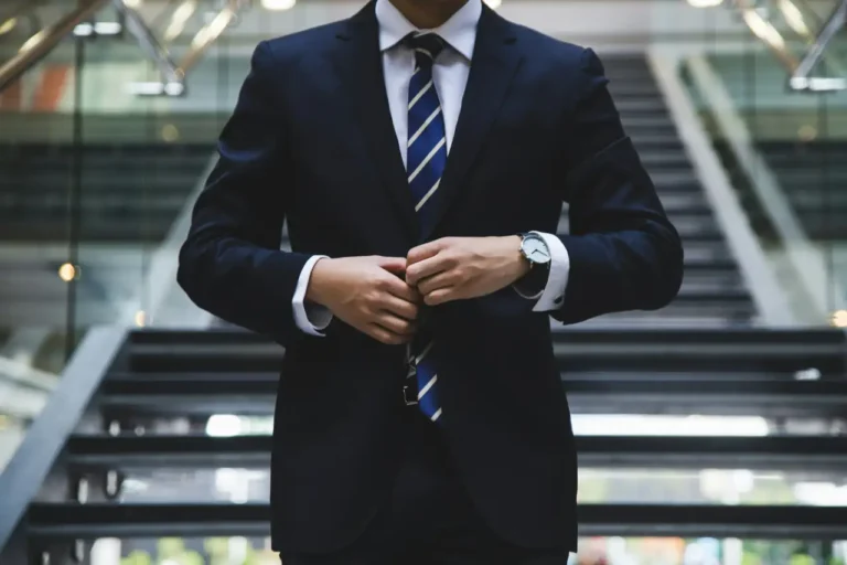 investor-visa-spain-ending-hunters-race-MYbhN8KaaEc-unsplash